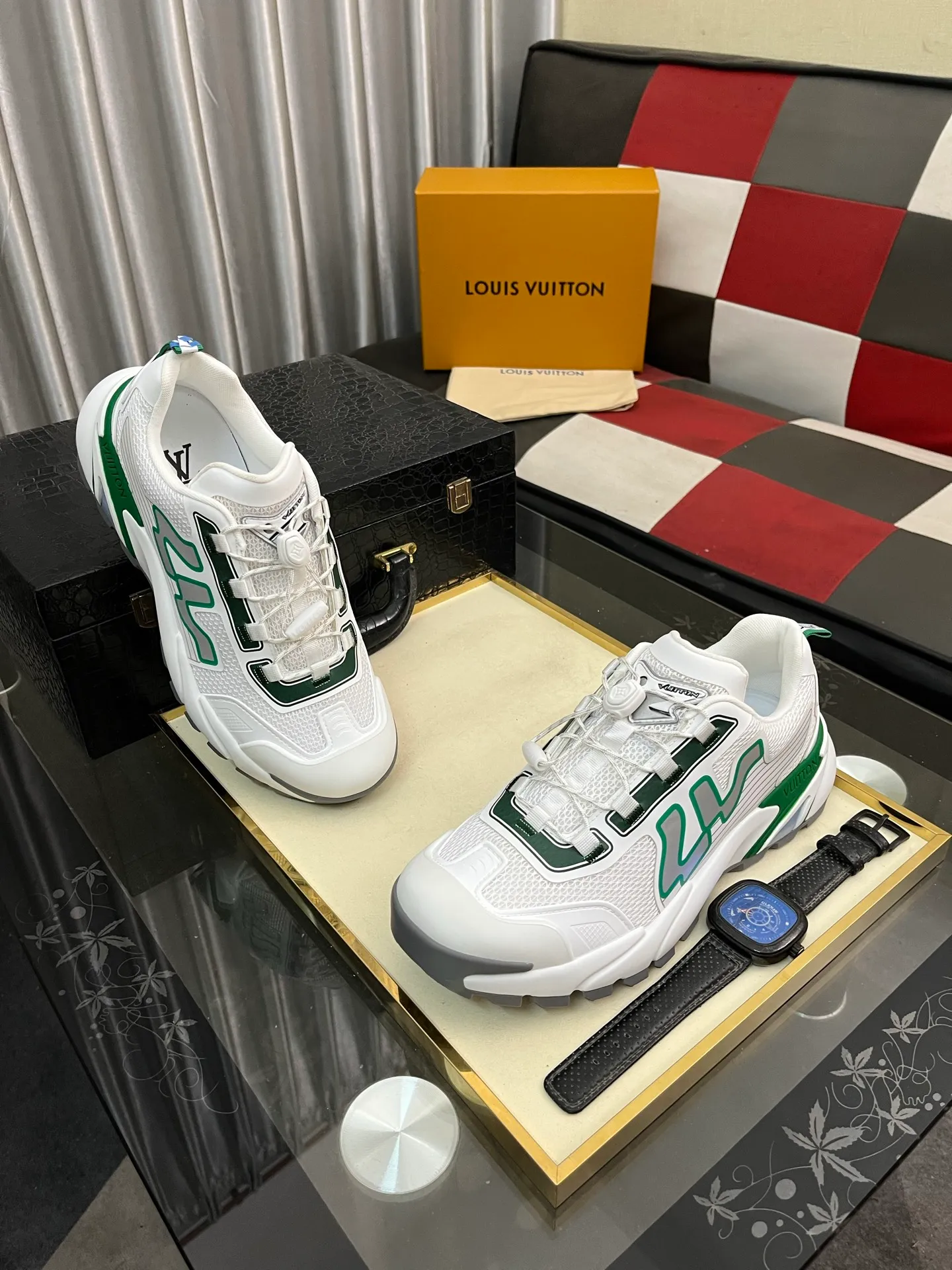 Men's shoes 💰780⌚️⌚️Top version [LOUIS VUITTON] Couple 🧑‍🤝‍🧑 Craftsman style Counter series (original order) New style 🍀LV Louis Vuitton - Top version LV classic high-top trendy shoes! Made of imported original craft calfskin, original breathable lining, and original wear-resistant, lightweight, high-end TPU outsole! High quality products! Code number: 36-457️⃣Colors available